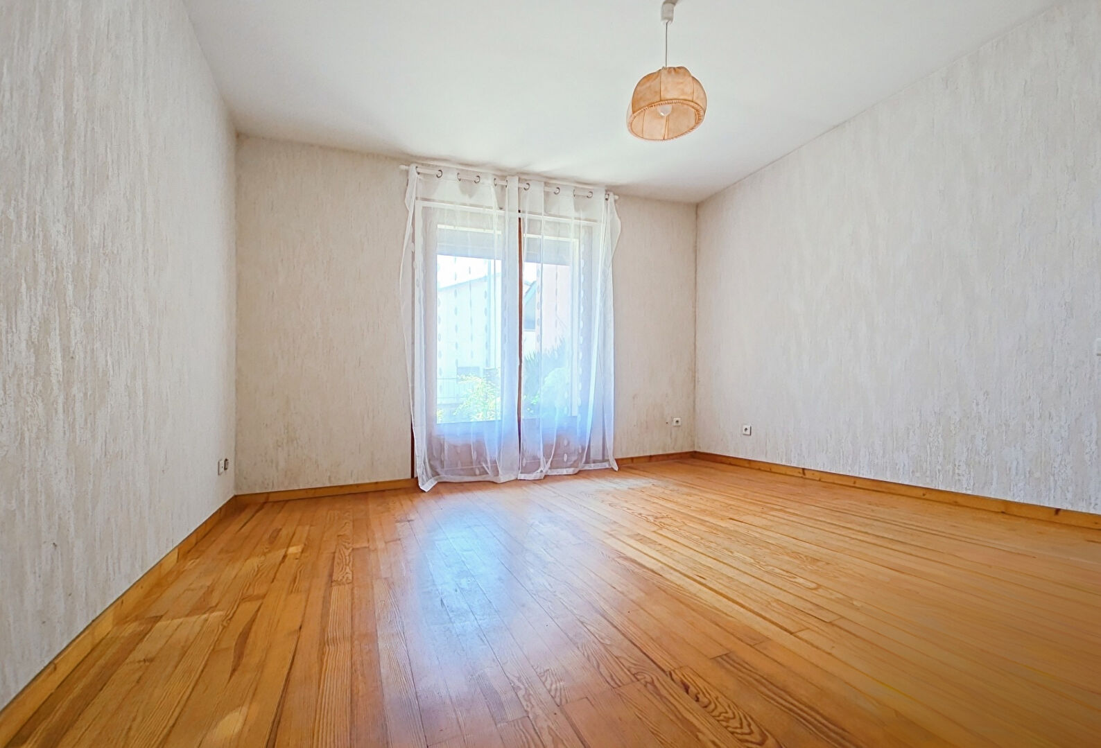 Photo Arlac, proche commodités, plain pied avec potentiel agrandissement image 4/6