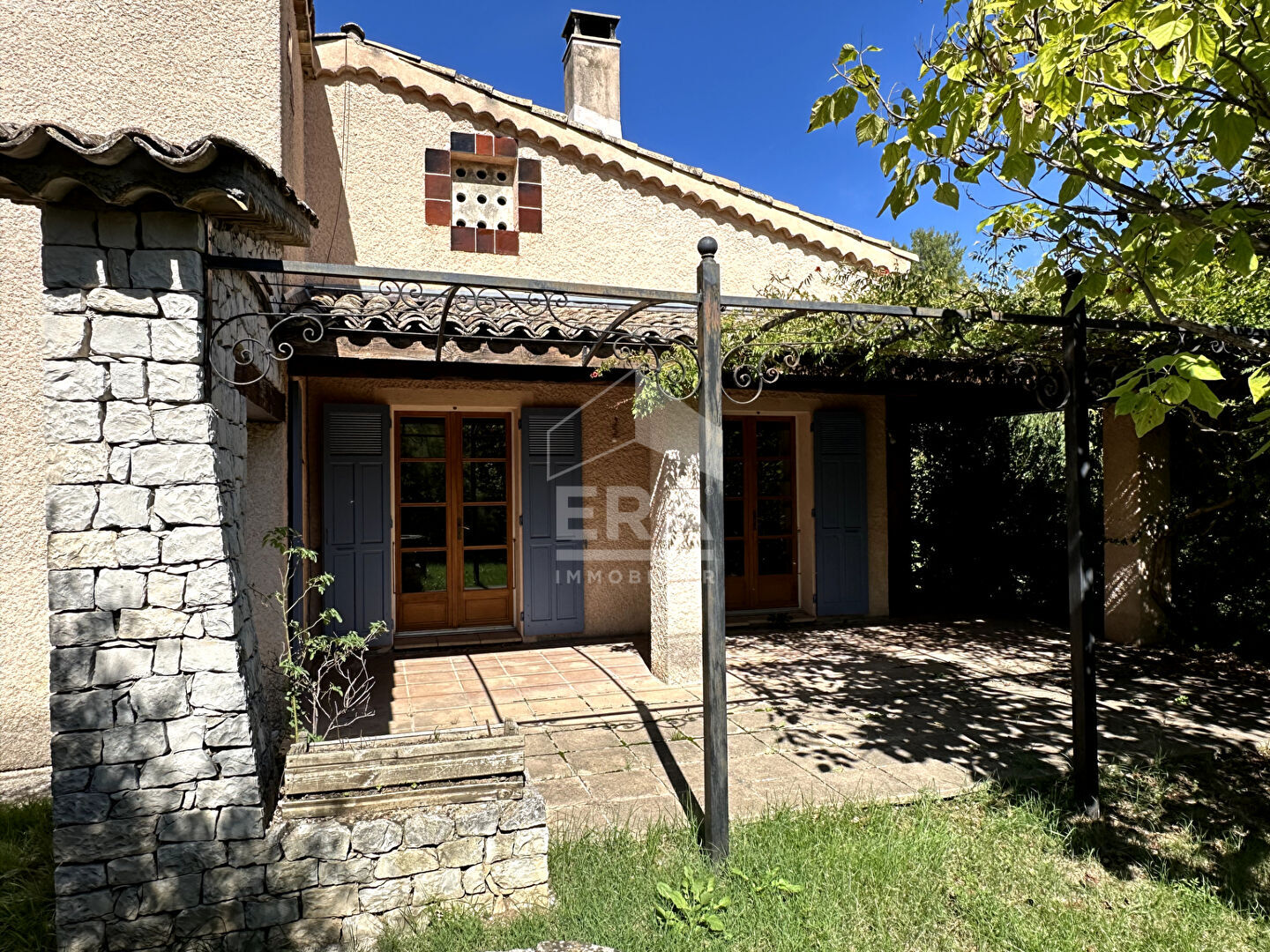 Maison à vendre à proximité de SISTERON, dans la vallée du Jabron 158 m² habitables sur 1447 m² de terrain