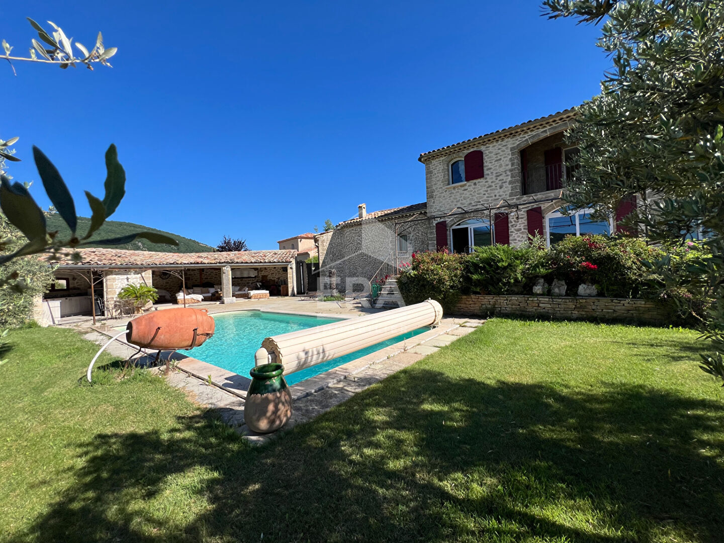 Photo Maison Entrepierres 5 pièce(s) 188 m2 image 2/6