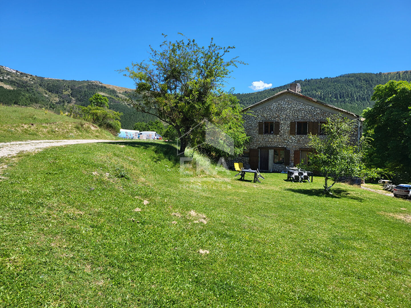 Gites et Chambres d'hôtes Saint Geniez 538 m2 Alpes de Haute Provence