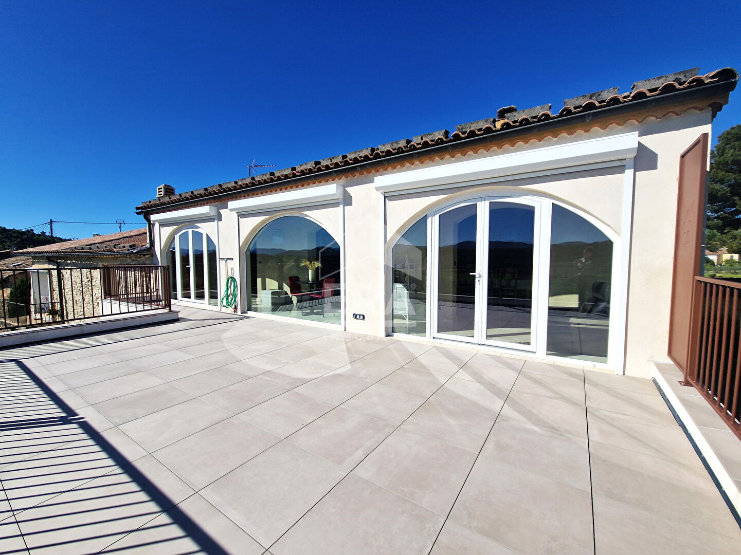 Photo Maison de hameau rénovée en 2002 avec terrasse panoramique image 2/6