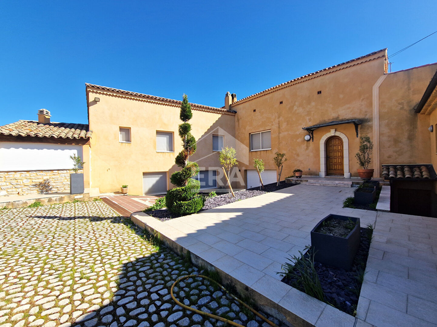 Photo Maison de hameau rénovée en 2002 avec terrasse panoramique image 4/6
