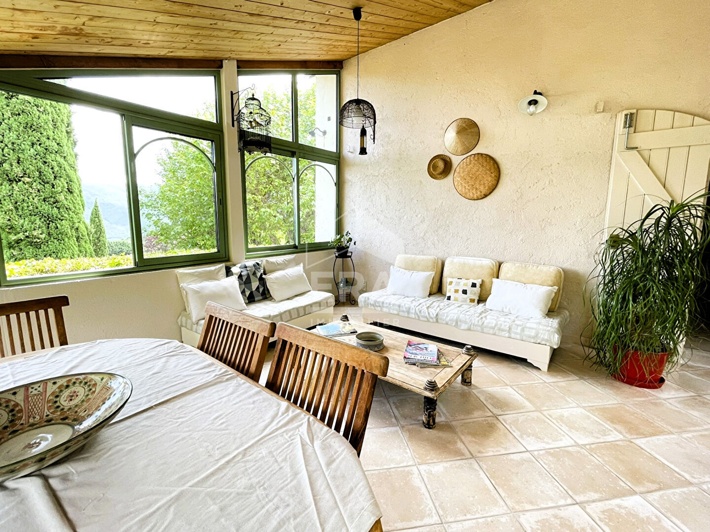Photo Maison en pierre d'exception à vendre à Sisteron sur env. 2700 m² de terrain. image 1/6