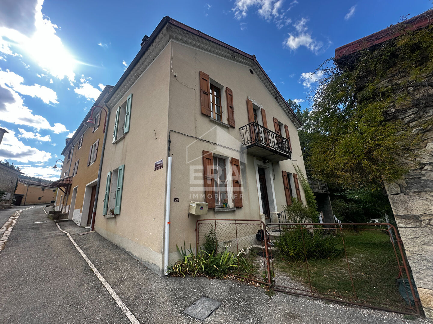 Jolie maison T4  de 83 m² à vendre dans un environnement idyllique à Laborel.
