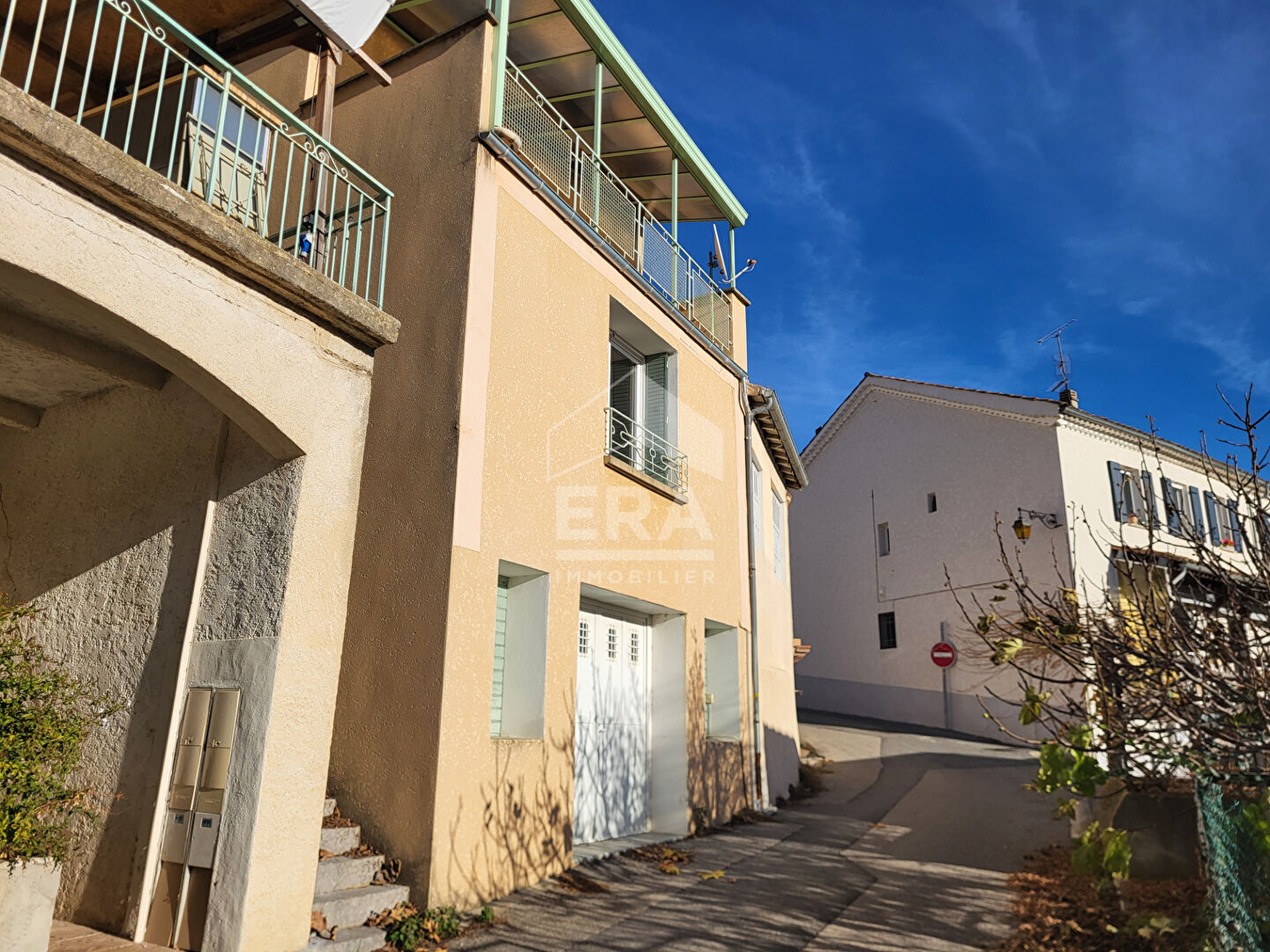 Maison Le Poet 4 pièce(s) 109 m2+ garage , proche Sisteron