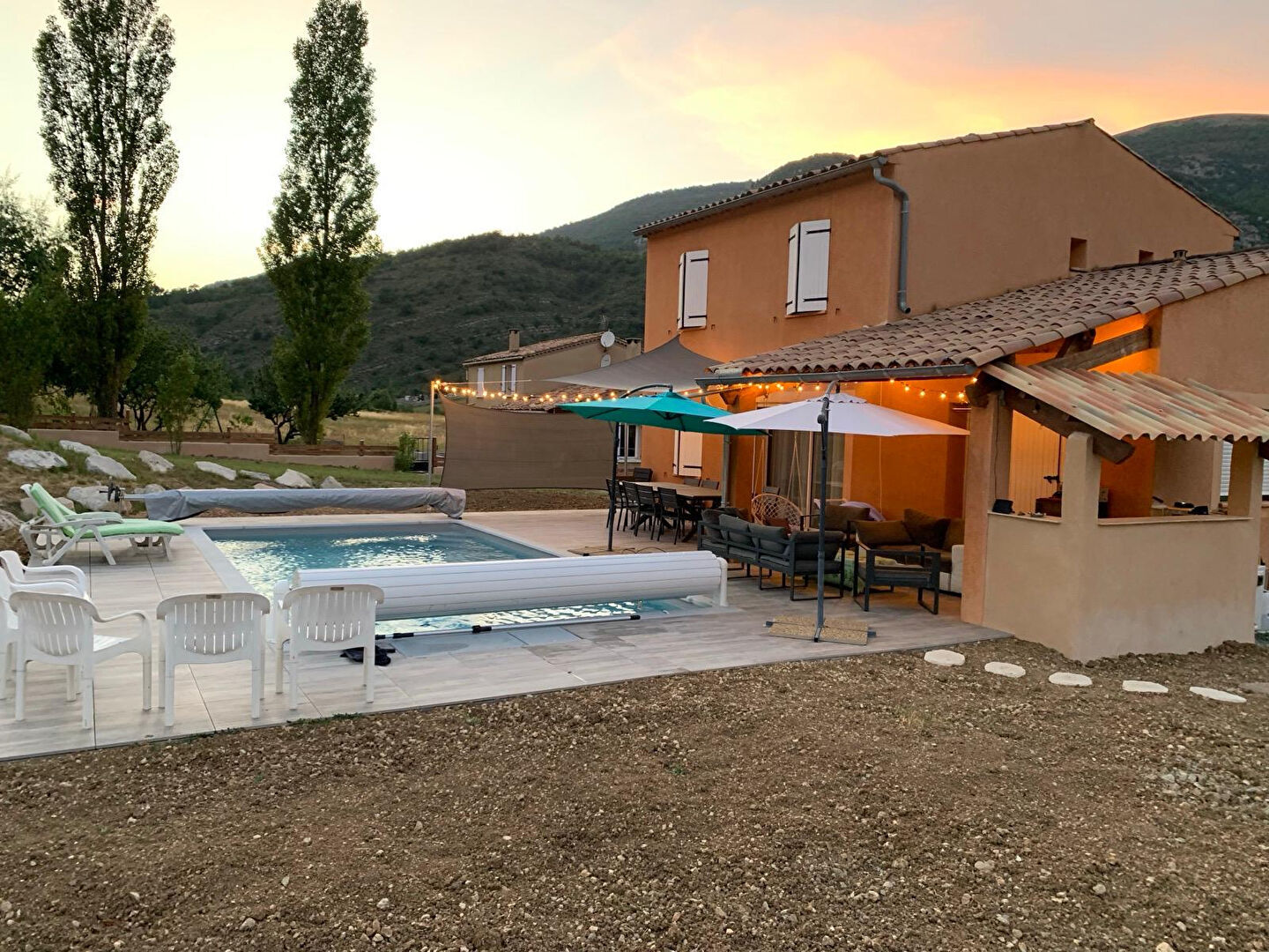 Maison Contemporaine 118m² avec Vue sur les Montagnes sur 2561m² aux Omergues, Alpes de haute Provence