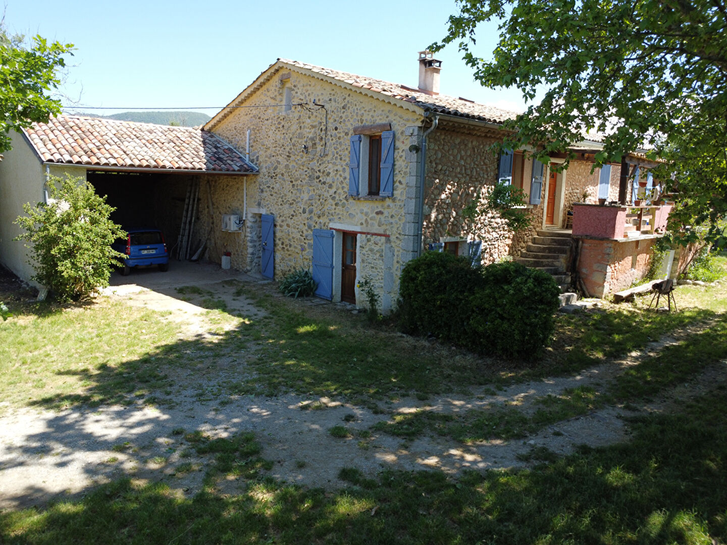 Maison EN PIERRE secteur SISTERON de 266 m2 Bâtisse en pierres avec vue panoramique  Alpes de hautes provence