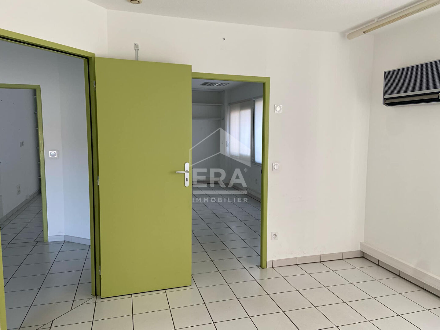 Photo Bureaux Chateau Arnoux Saint Auban 200 m2 image 5/5