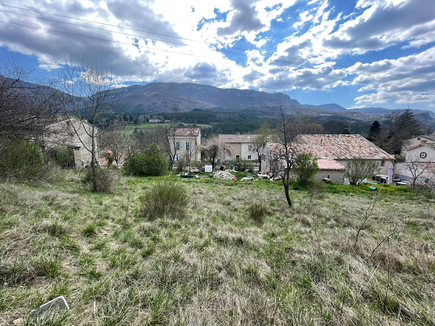 Photo Terrain  à bâtir à vendre à Noyers Sur Jabron 5420 m2 dont 2700 m² constructibles image 4/6