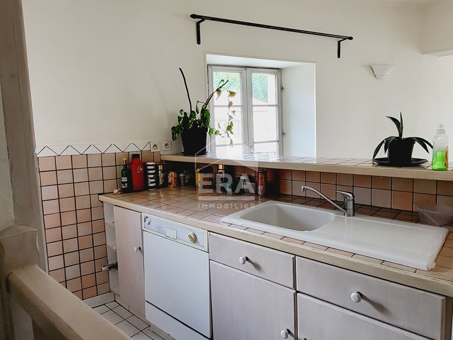 Photo Local commercial  + appartement t2 Chateau Arnoux image 4/6