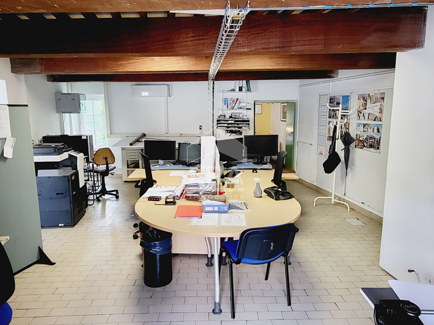 Photo Local commercial  + appartement t2 Chateau Arnoux image 5/6