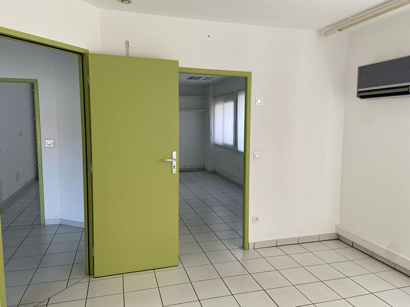 Photo Bureaux ChÂteau-arnoux-saint-auban 470 m2 image 4/6