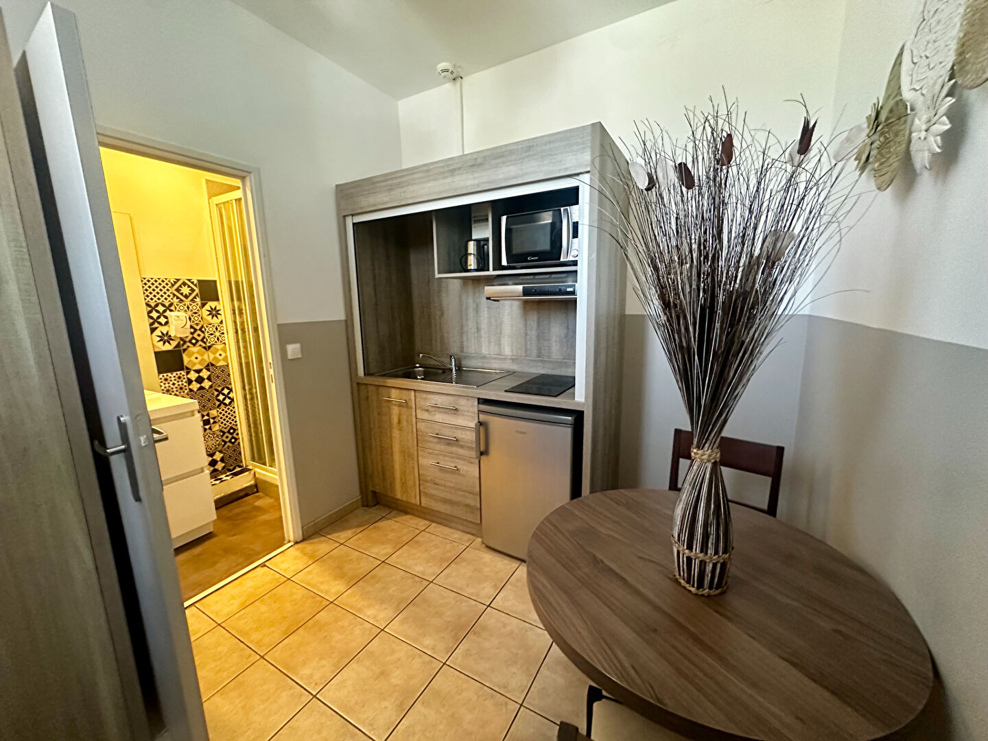 Photo À vendre : fonds de commerce de l'Hôtel de la Citadelle, établissement de charme situé ndans un cadre unique à Sisteron, avec une vue panoramique exceptionnelle sur la citadelle et la vallée de la Durance. image 5/6