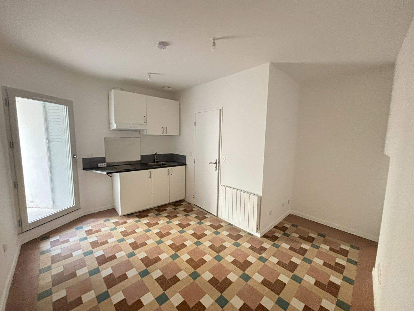 À louer studio au coeur de Volonne