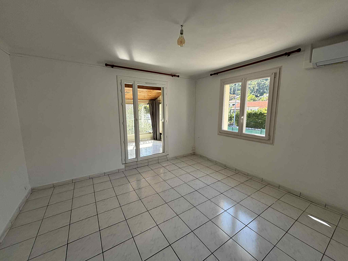 Photo Haut de villa - Sisteron 4 pièce(s) 65.50 m2 image 2/6