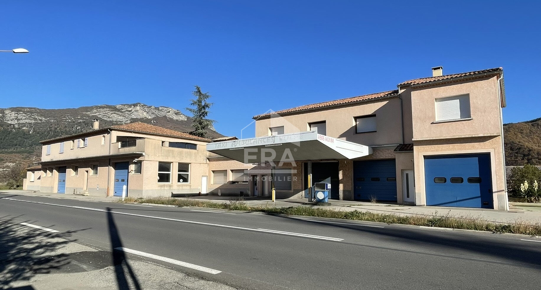 Photo Local commercial mixte sur Sisteron de plus de 800 m² environ image 1/6
