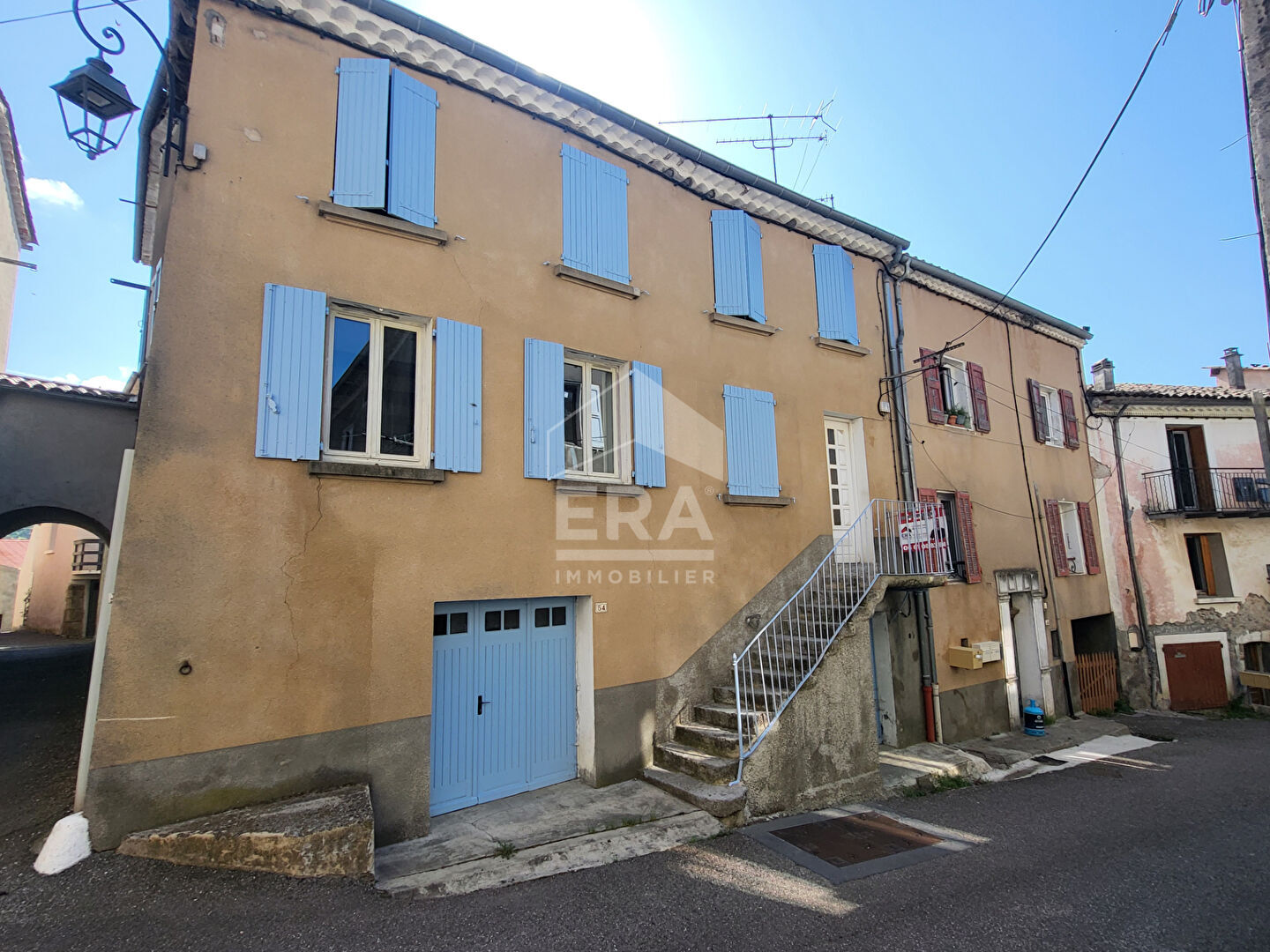 Maison avec potentiel logements, La Motte Du Caire 200 m2, proche Sisteron