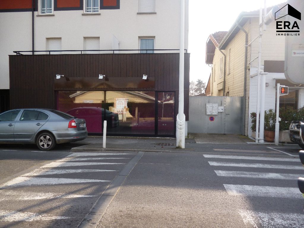 Local commercial sur axe principal Gujan Mestras