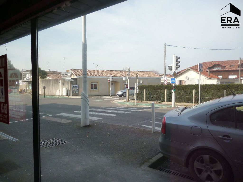 Photo Local commercial sur axe principal Gujan Mestras image 2/6