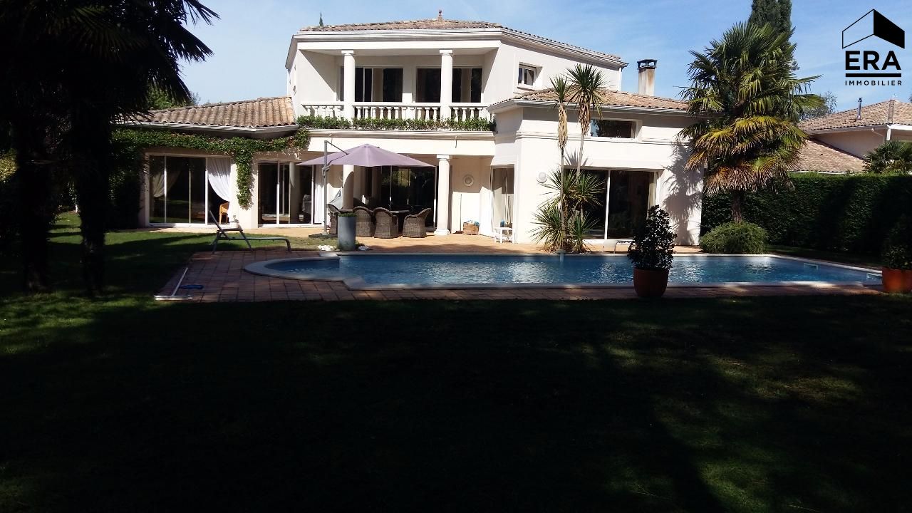 Photo Maison T5 Golf de Gujan Mestras 208m² avec piscine sur 1009m² de terrain image 1/6