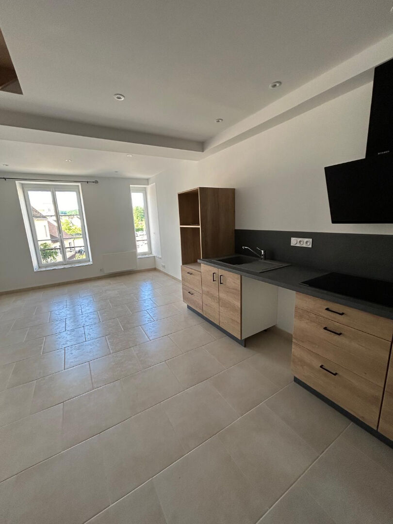 Photo Village entre NOGENT LE ROTROU ET LA FERTE BERNARD image 1/6