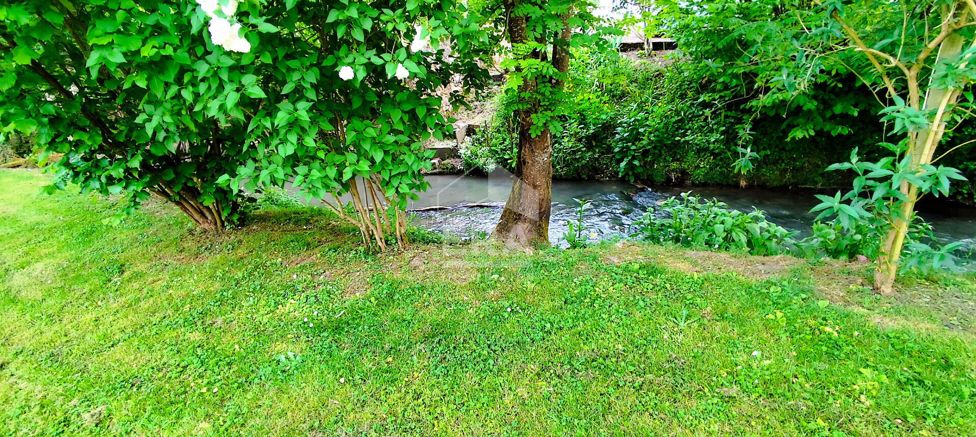 Photo Maison d'exception à vendre Proche la Ferté Bernard - 7 chambres et un vaste terrain image 2/6