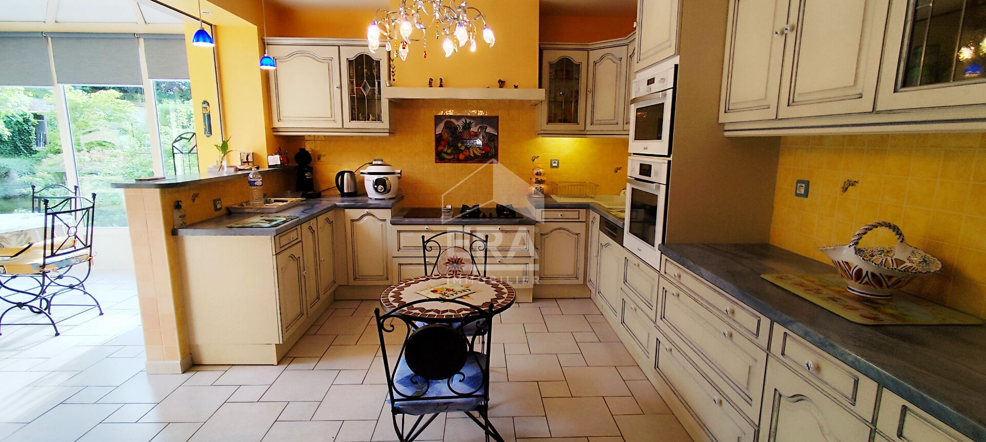 Photo Maison d'exception à vendre Proche la Ferté Bernard - 7 chambres et un vaste terrain image 4/6