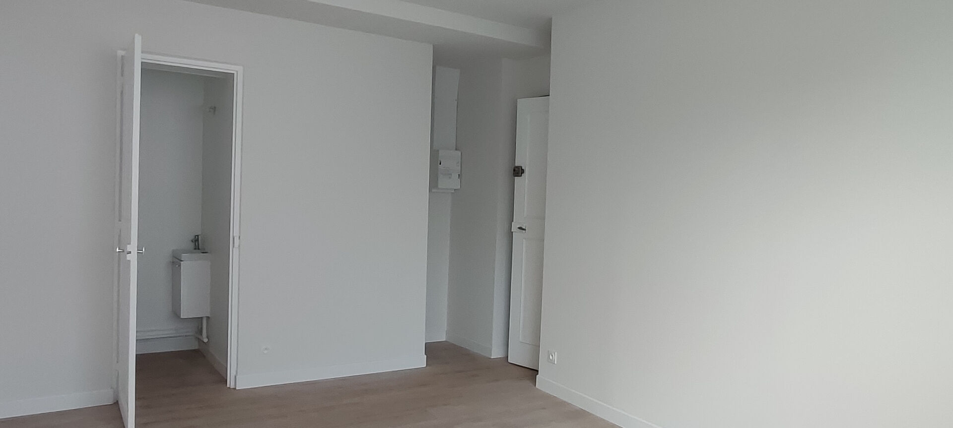 Photo Bureau Nogent Le Rotrou 1 pièce(s) image 2/6