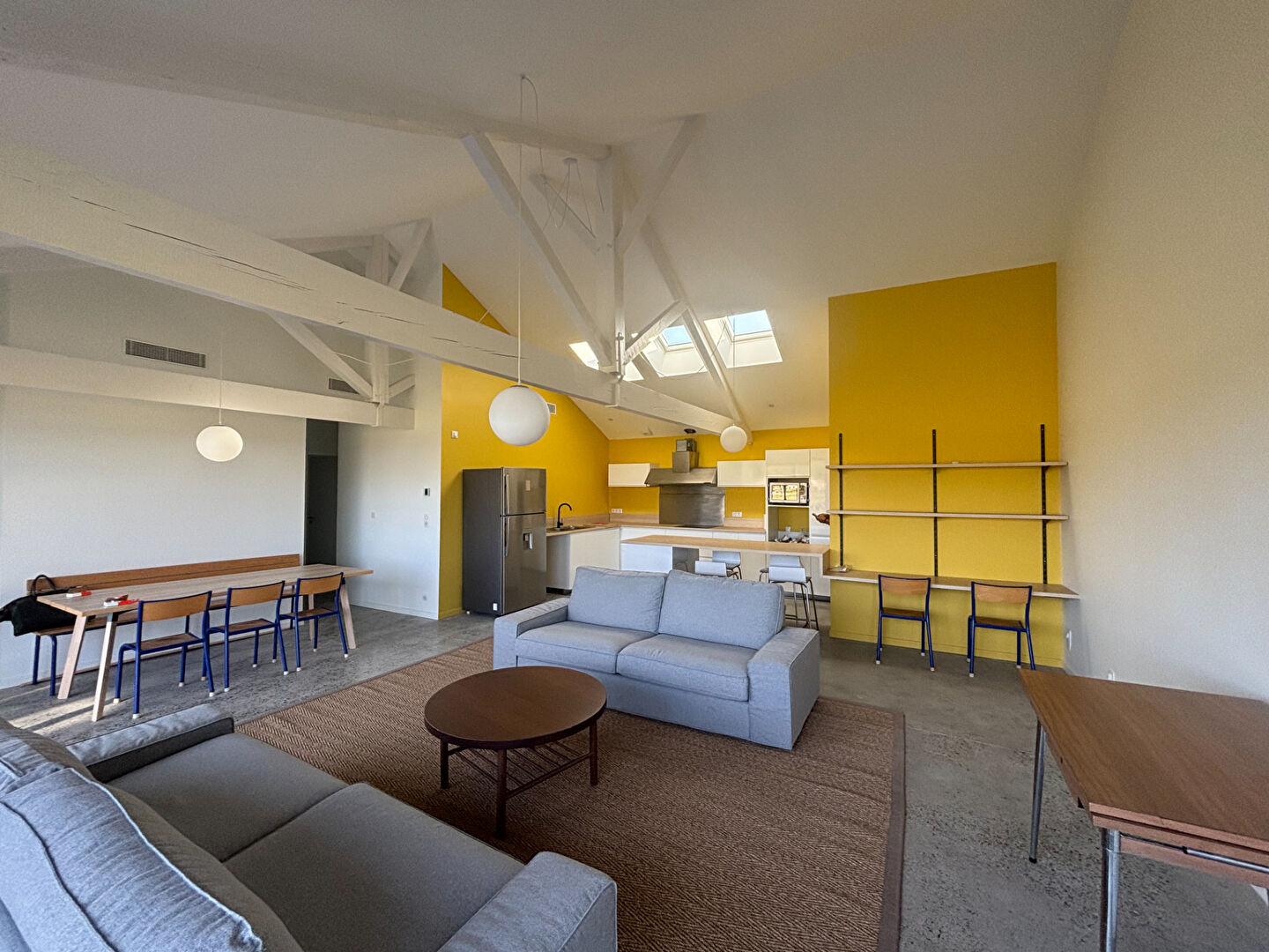 À LOUER Appartement T4 style loft à 5 minutes de Dax, avec vue sur la campagne