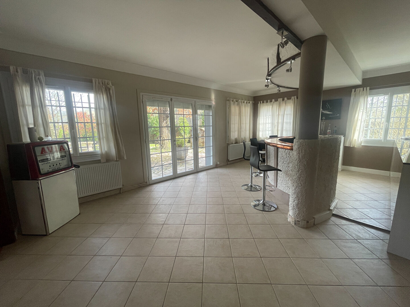 Photo À Vendre Propriété avec Bâtiments en Chaume image 4/6