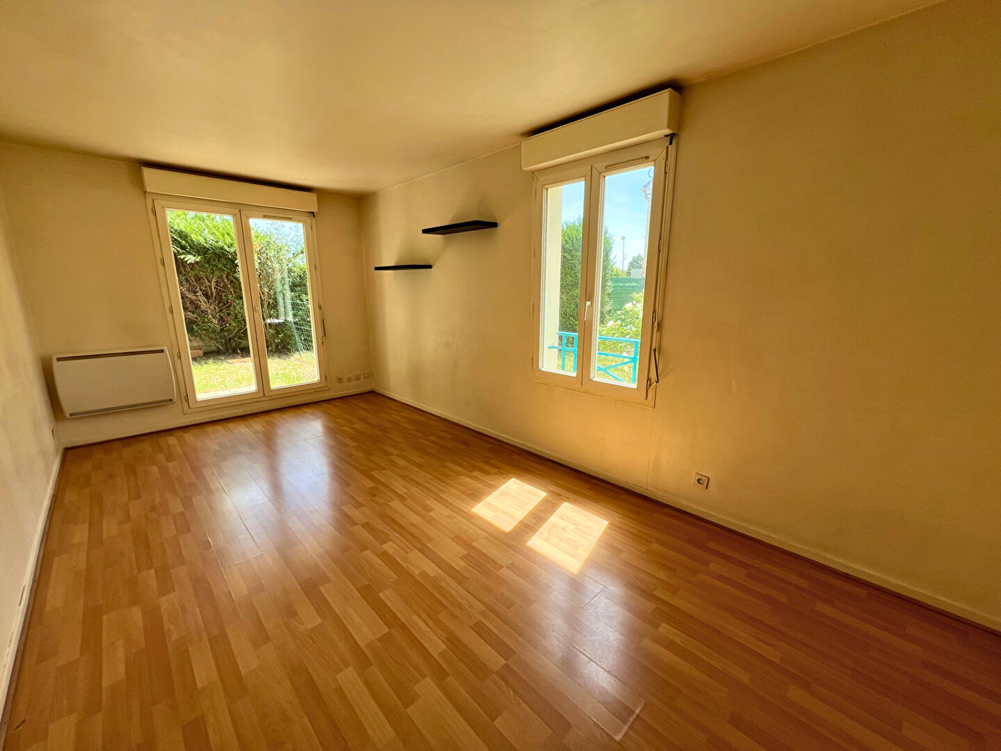 À vendre - Studio avec terrasse, parking et cave