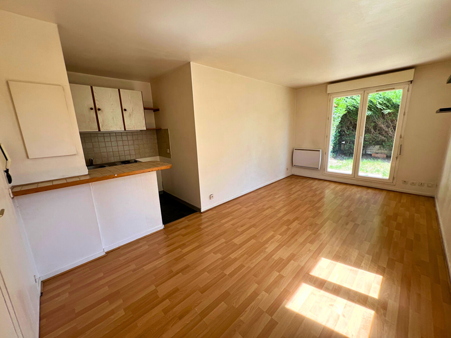 Photo À vendre - Studio avec terrasse, parking et cave image 2/6