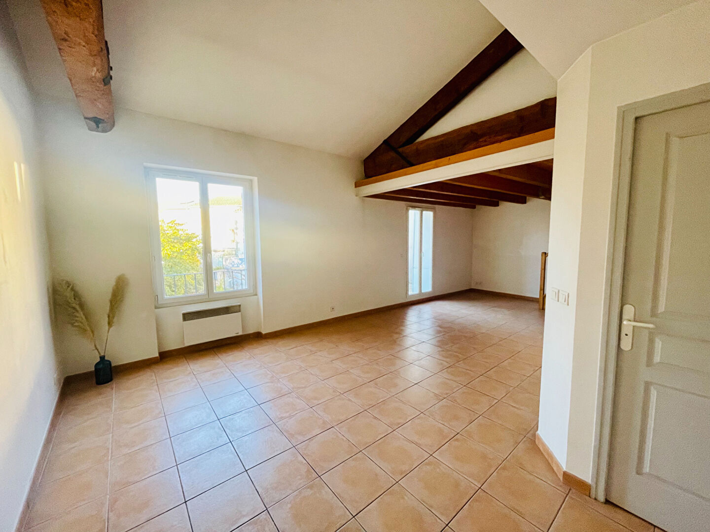 Photo SAINT CANNAT - Appartement 3 pièces de 66 m² avec terrasse et parking image 5/6