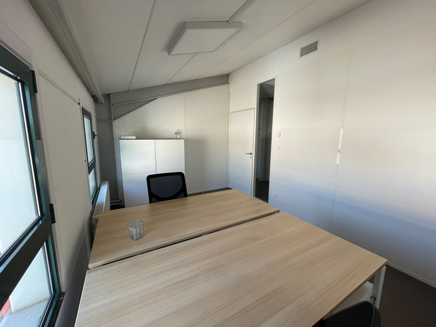 Photo Location Bureau 13 m² - Venelles Les Logissons image 2/4