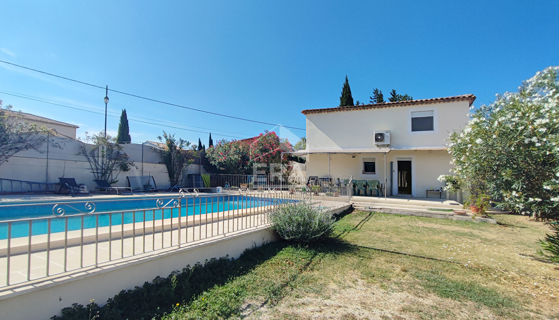 Maison Vernègues 9 pièces 208 m²