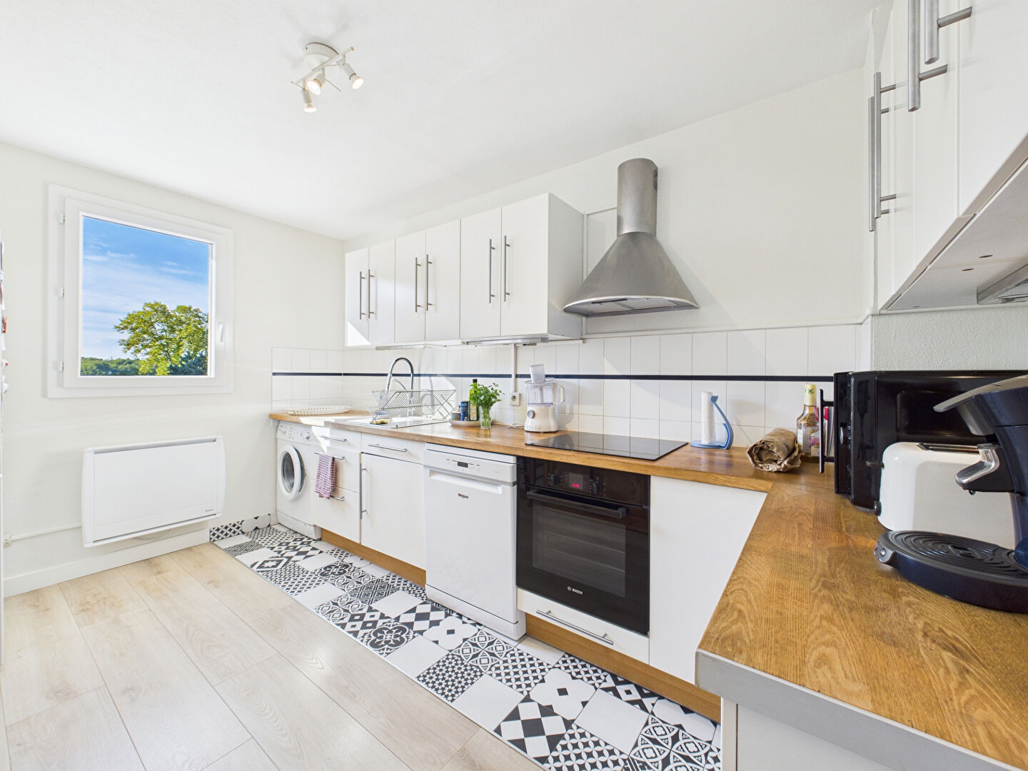 Photo Dernier étage ? Duplex lumineux de 90 m² avec terrasse plein sud, garage + 2 places privées à Saint-Cannat image 3/6