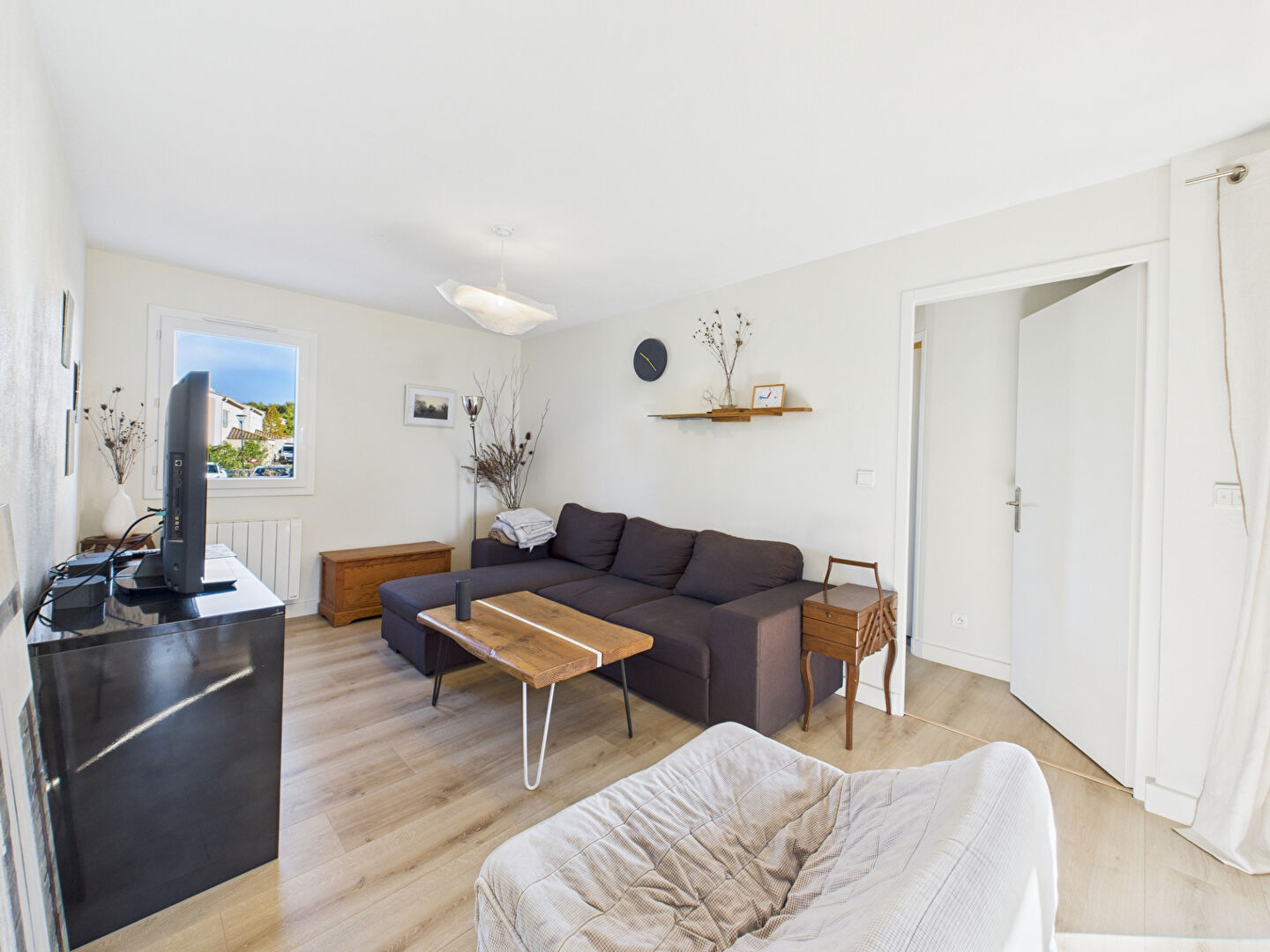 Photo Dernier étage ? Duplex lumineux de 90 m² avec terrasse plein sud, garage + 2 places privées à Saint-Cannat image 4/6