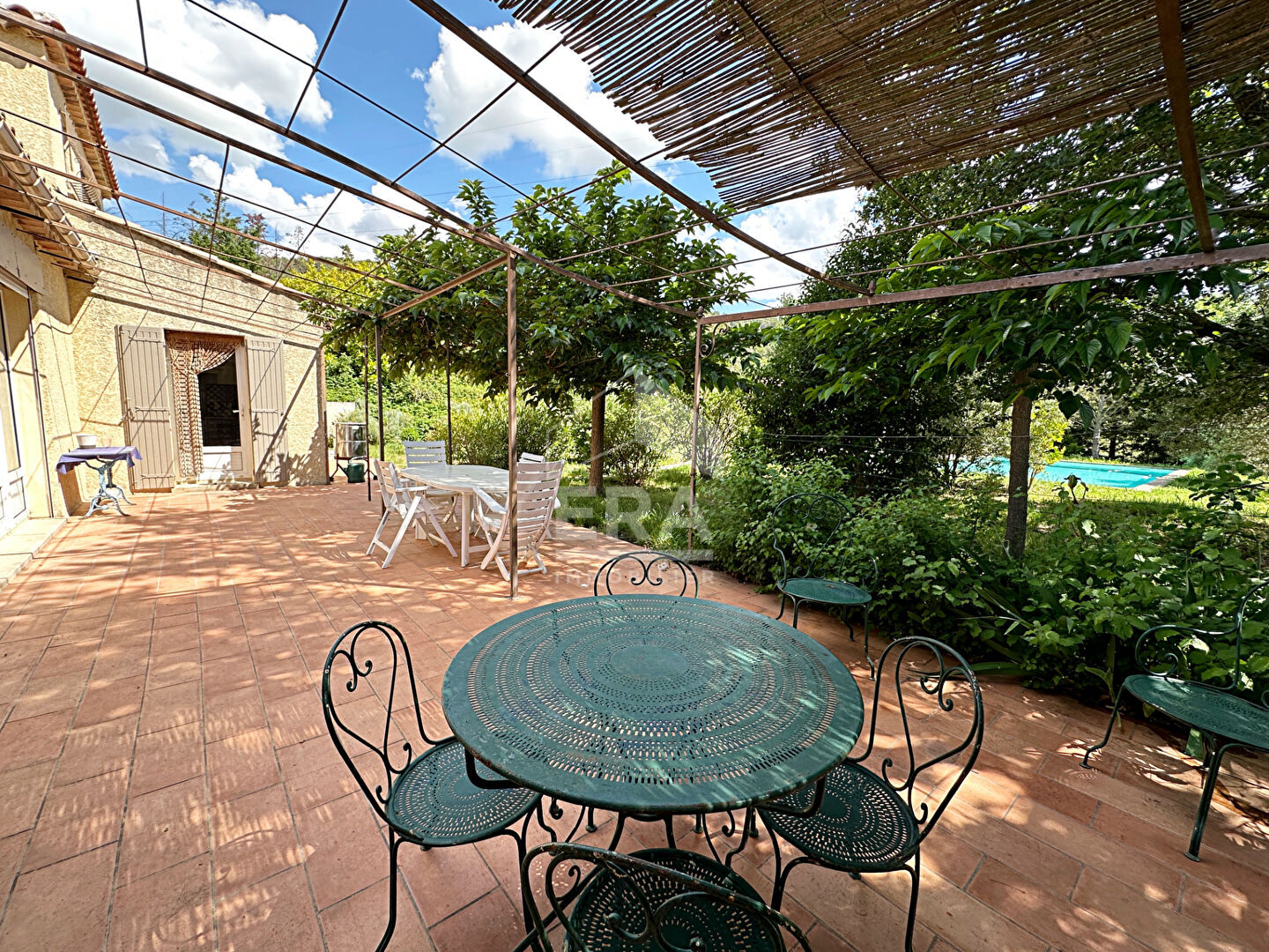 Photo Belle Propriété 7 pièces Rognes 185m2 sur 11 000m² de terrain image 1/6