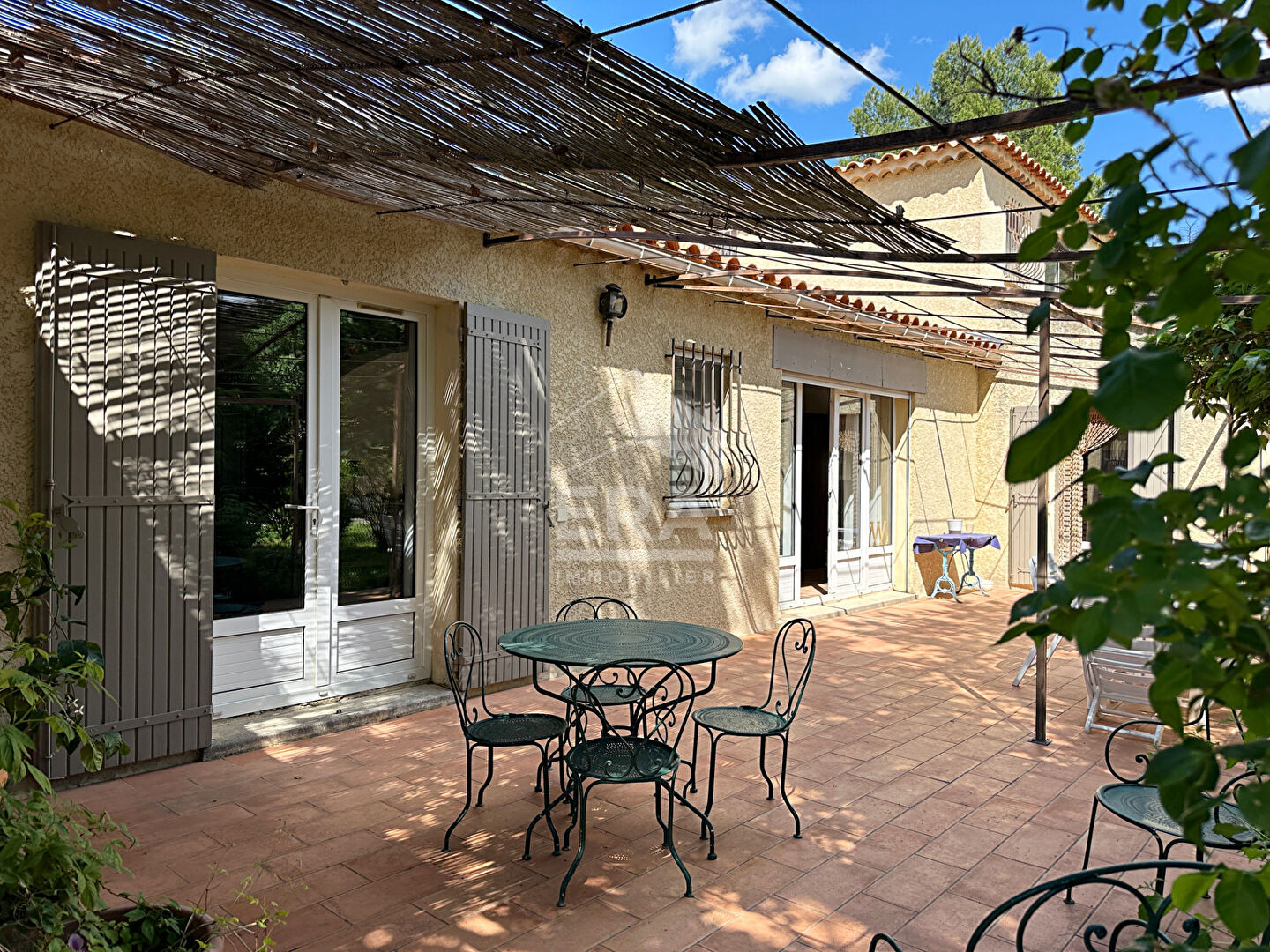 Photo Belle Propriété 7 pièces Rognes 185m2 sur 11 000m² de terrain image 4/6