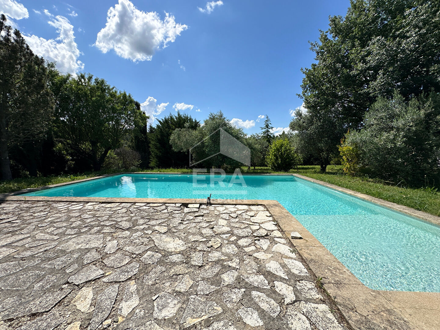 Photo Belle Propriété 7 pièces Rognes 185m2 sur 11 000m² de terrain image 5/6