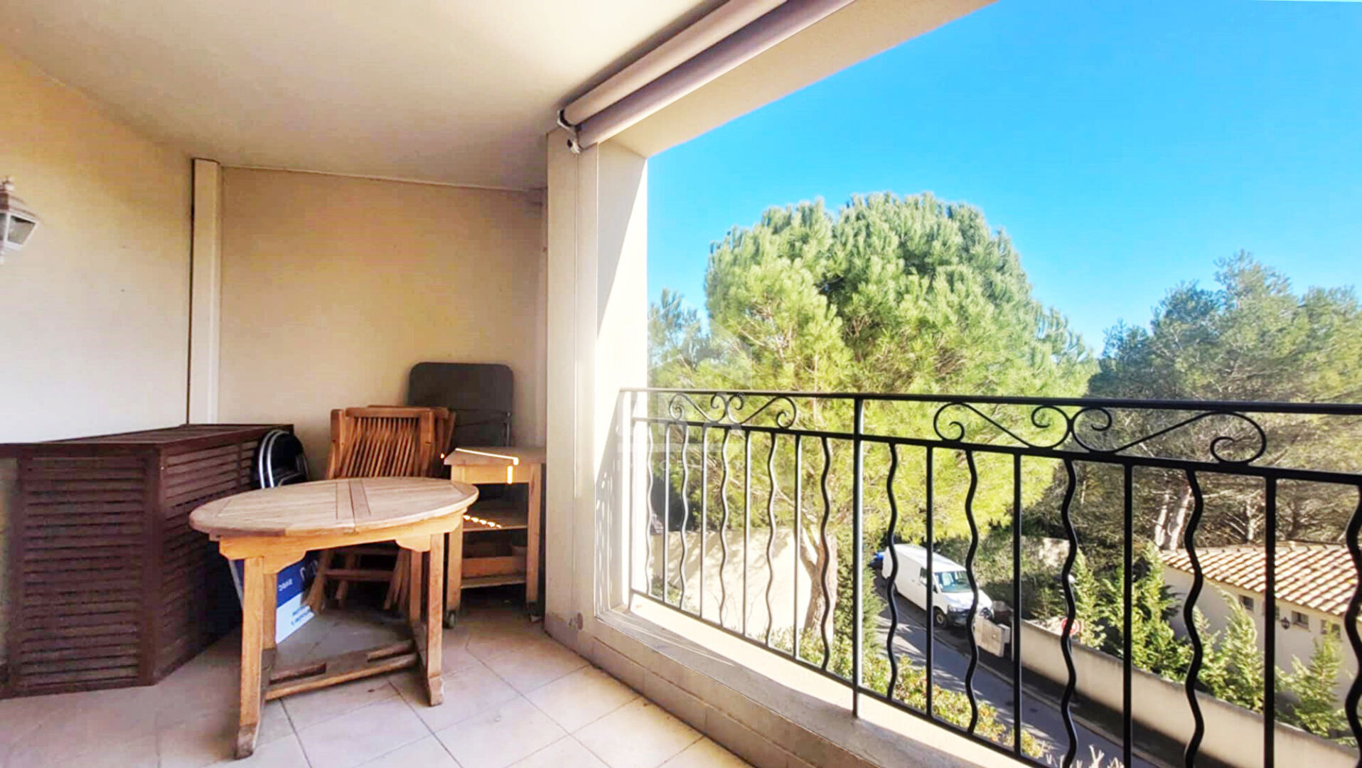 Photo À VENDRE, APPARTEMENT T3 AVEC TERRASSE, GARAGE ET PISCINE - DOMAINE DE PONT ROYAL image 2/6
