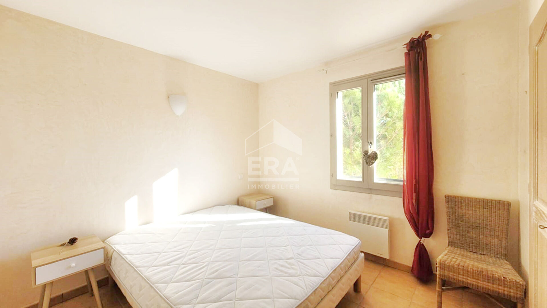 Photo À VENDRE, APPARTEMENT T3 AVEC TERRASSE, GARAGE ET PISCINE - DOMAINE DE PONT ROYAL image 6/6