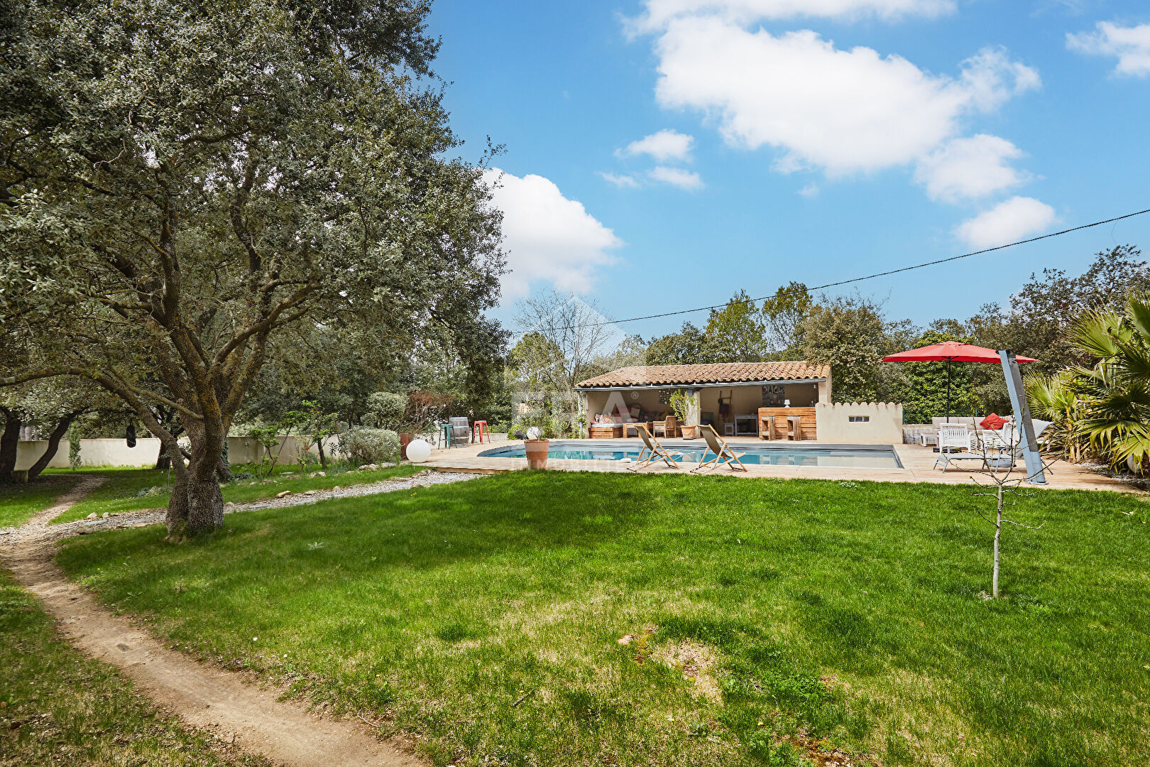 Photo Maison Rognes 6 pièce(s) 217 m2 sur parc arboré avce piscine et T2 totalement indépendant image 5/6