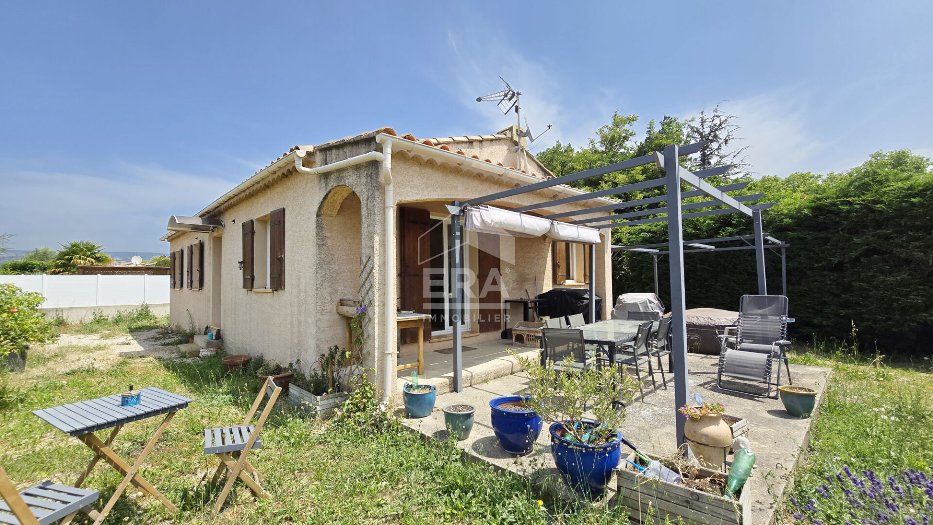 Photo MALLEMORT À VENDRE - Maison de plain-pied avec jardin et garage image 2/6