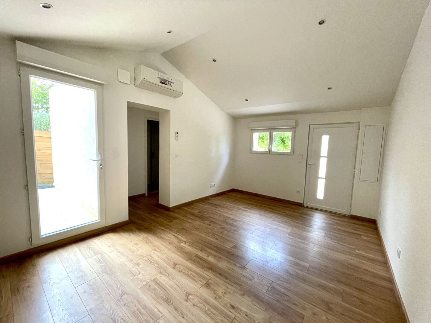 Photo A VENDRE MAISONNETTE T2 TERRASSE ET STATIONNEMENT image 3/6