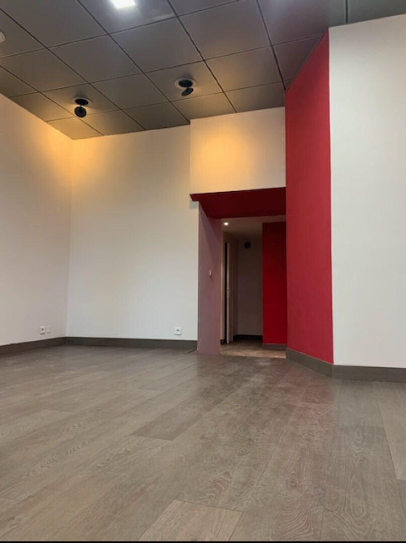 Photo LOCAL PROFESSIONNEL EGUILLES image 4/4