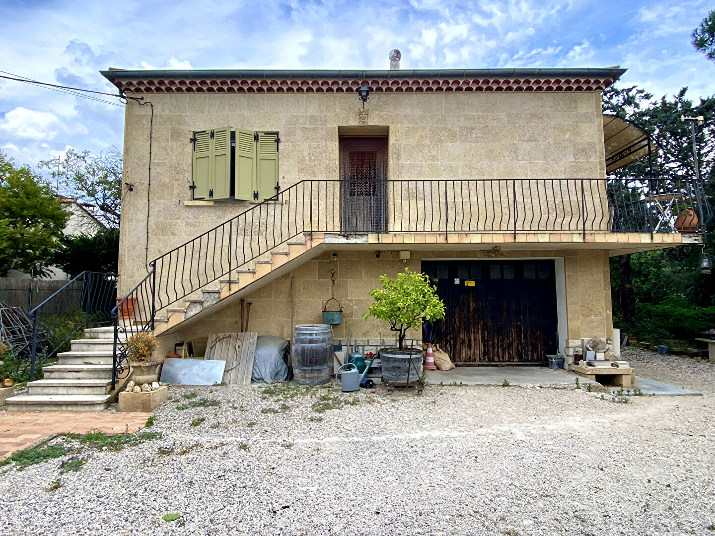 Photo VIAGER - Maison Rognes 4 pièce(s) 95 m2 sur 1000m2 de terrain. image 2/6