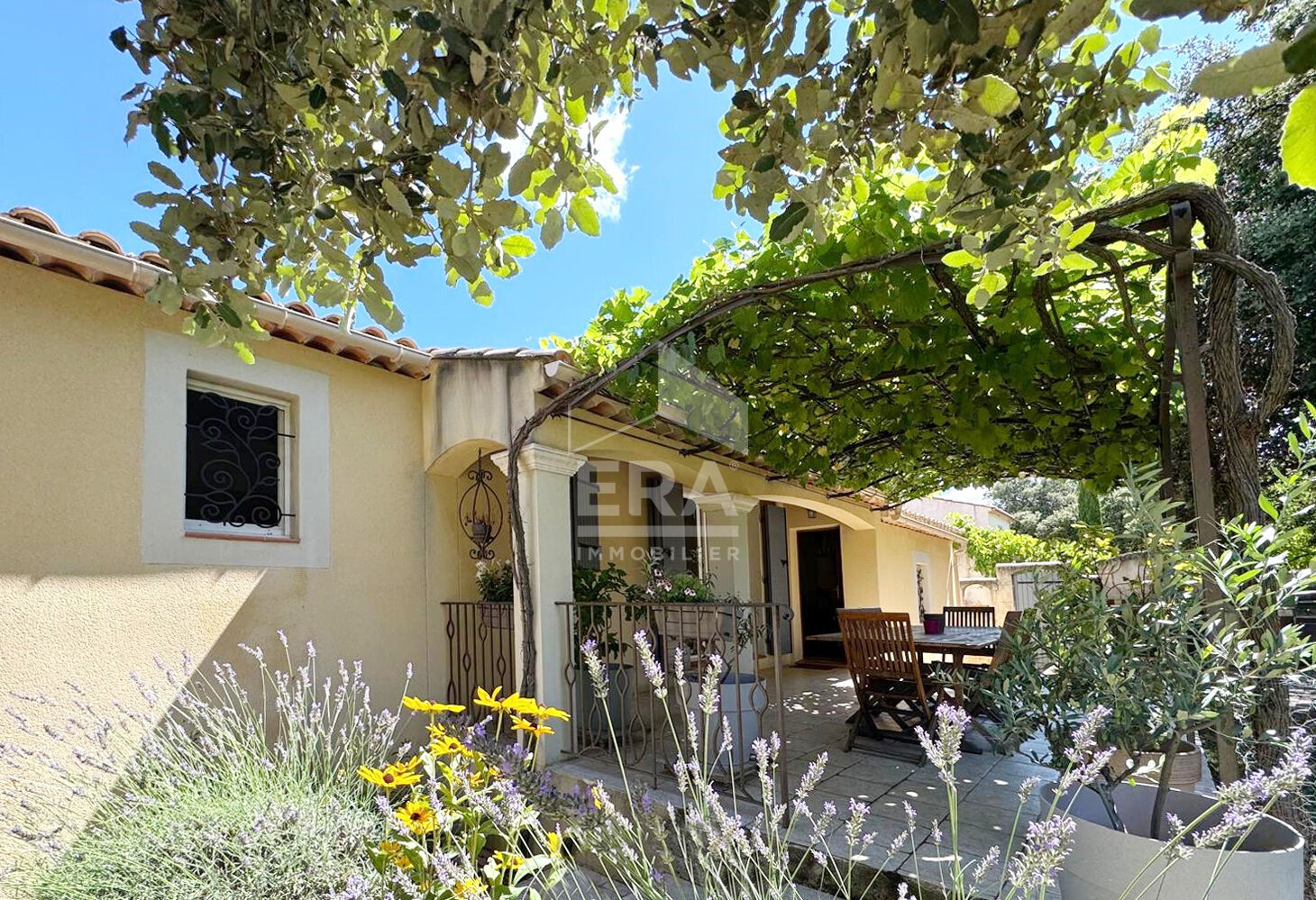 Photo Charleval , Maison de plain-pied avec 4 chambres, garage et jardin piscinable image 3/6