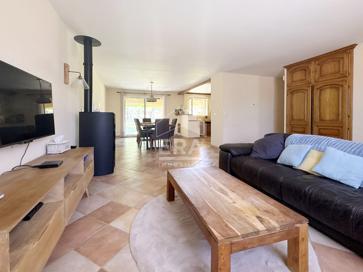 Photo Charleval , Maison de plain-pied avec 4 chambres, garage et jardin piscinable image 5/6