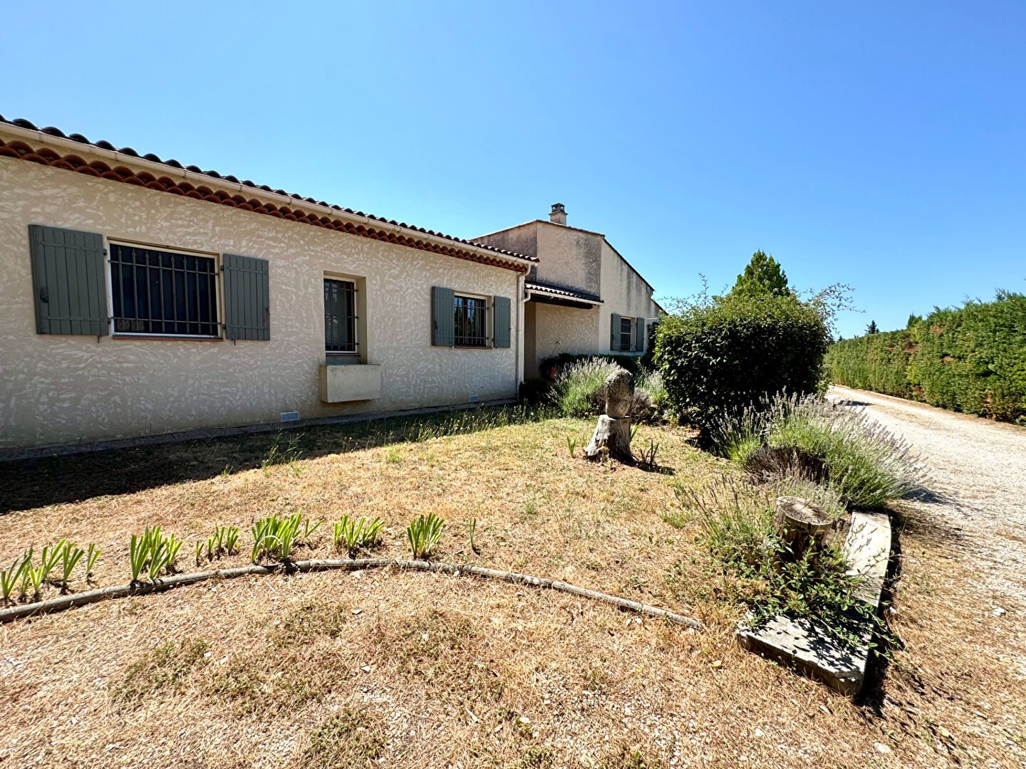 Photo À vendre  Maison de plain-pied 4 pièces avec grand terrain  Proche commodités image 2/6